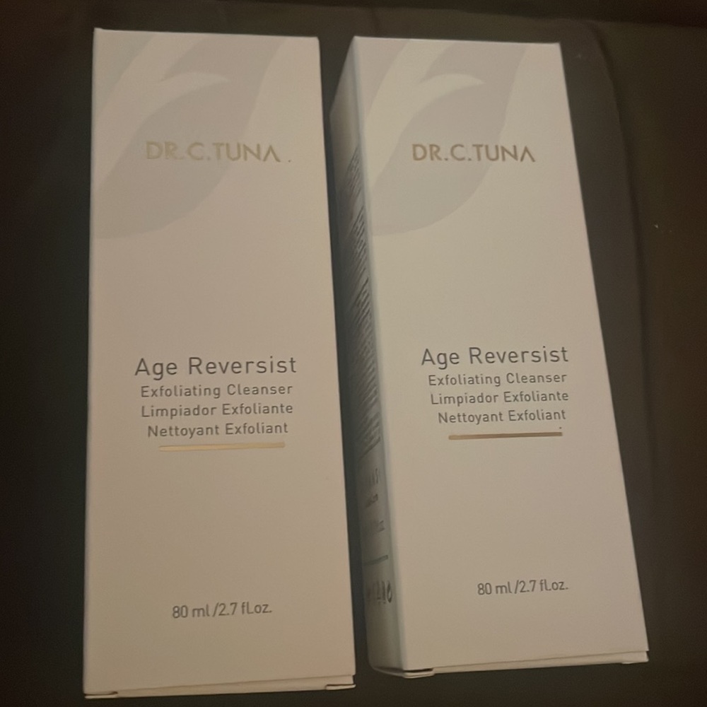 Dr C Tuna age reversist exfoliating cleanser - Picture 3 of 3